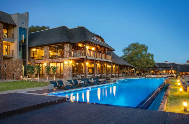 nighttime-view-of-pool-aquila