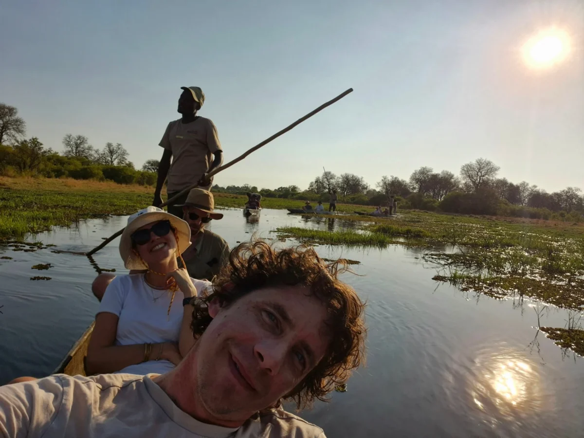 mokoro-ride-with poler-on-okavango-delta