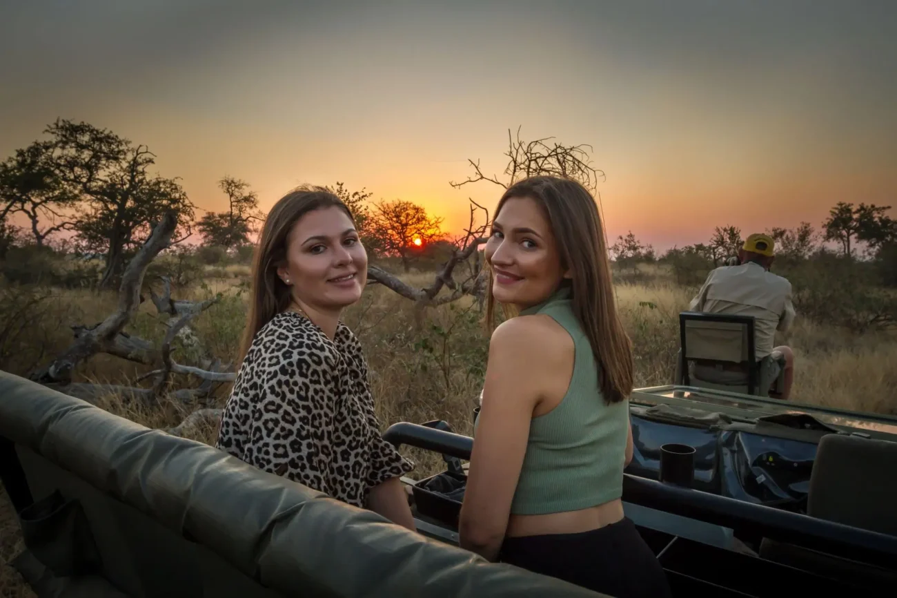 women-enjoying-safari-imgaine-africa