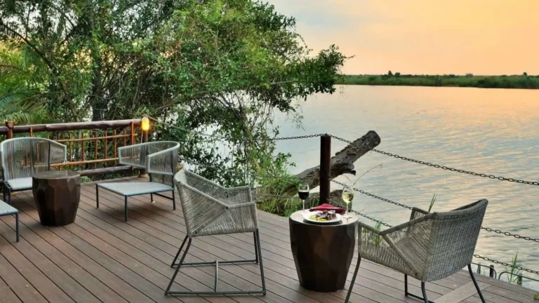 cresta-mowana-drinks-on-deck